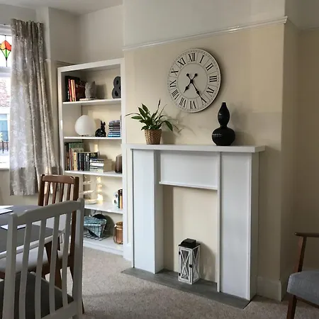 Holiday home - 4 Heworth Village - 3 Bed House York