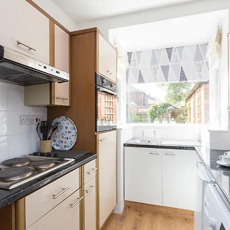 - 4 Heworth Village - 3 Bed House * York