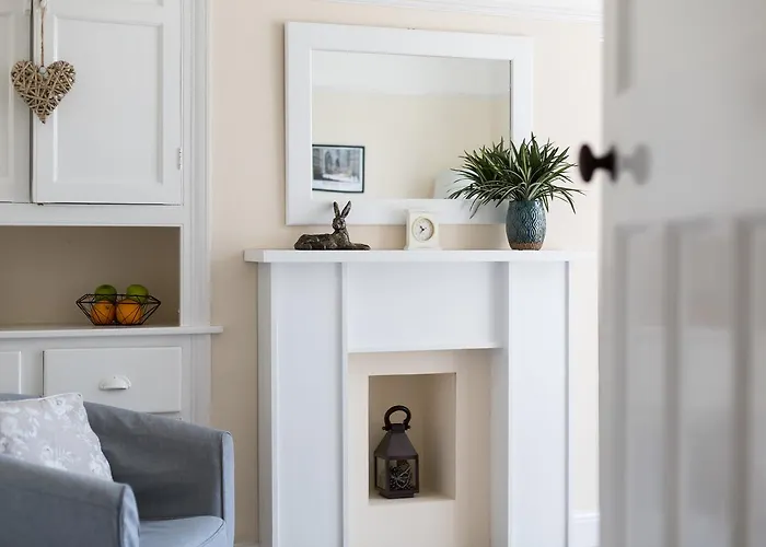 - 4 Heworth Village - 3 Bed House * York