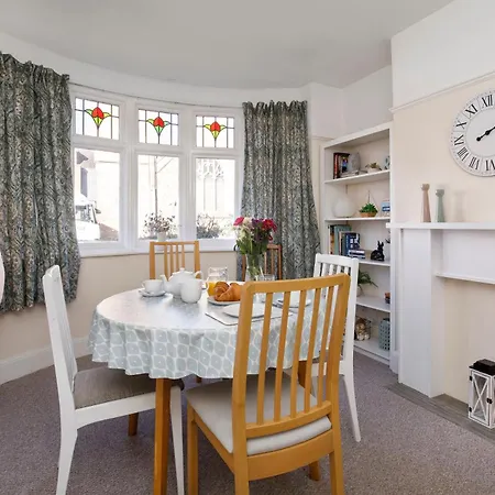 - 4 Heworth Village - 3 Bed House Йорк