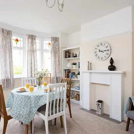 - 4 Heworth Village - 3 Bed House * York